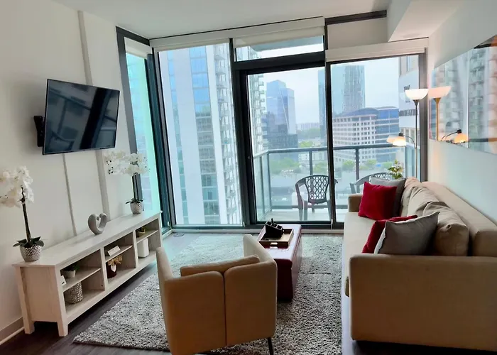 Ruby Retreat - Highrise! Balcony, Year-Round Pool,City View